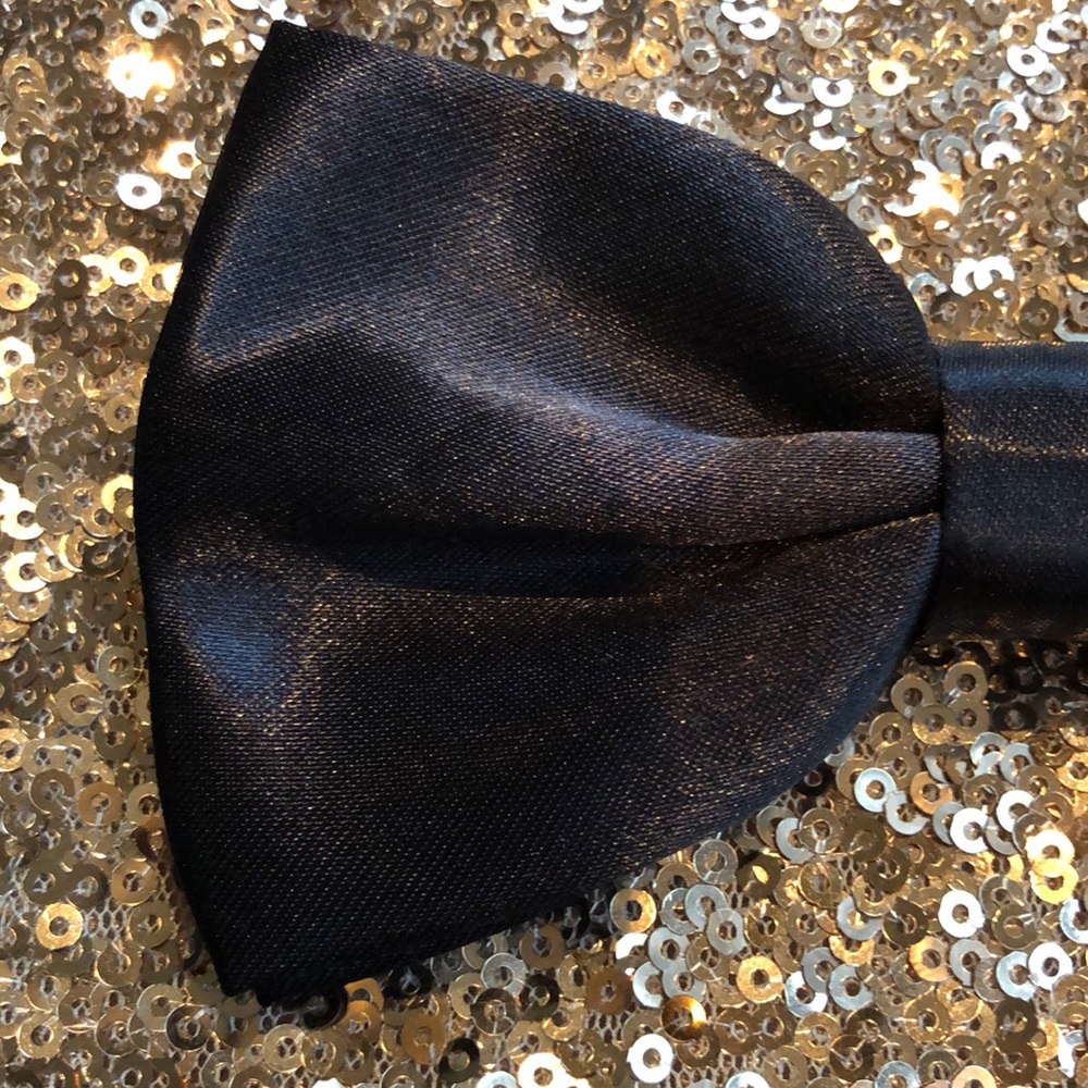 NWOT black formal  satin bowtie, pre-tied - Picture 4 of 14